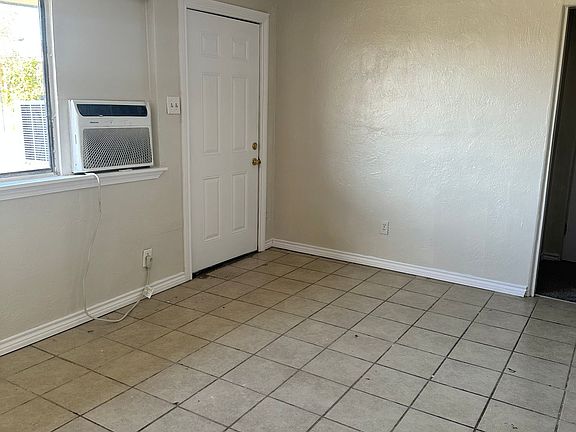 5th image of 2319 NW Bell Ave