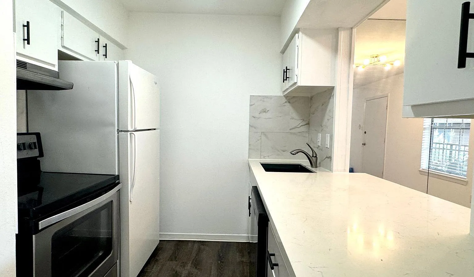 1 bed, 1.0 bath, 672 sqft, $1,250 — Photo 2