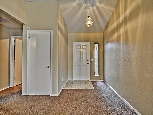 2604 N 105th Dr — Photo 6