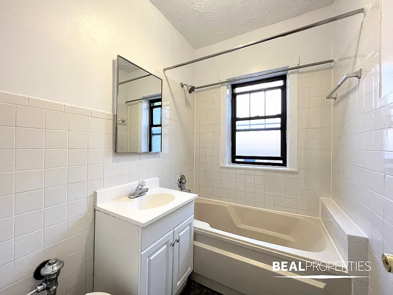 630.5 W Cornelia Ave #S2 — Photo 10