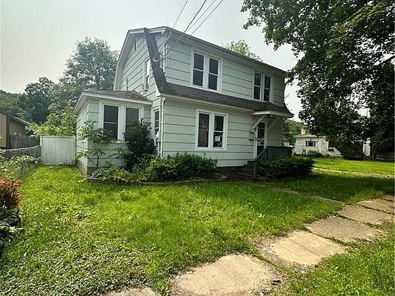 2nd image of 55 Maple St