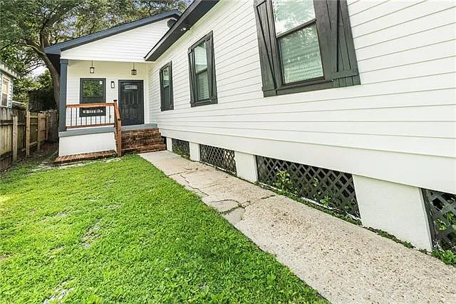 8332 Apple St — Photo 12