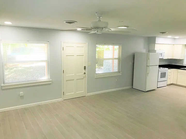 2541 Floyd St — Photo 7