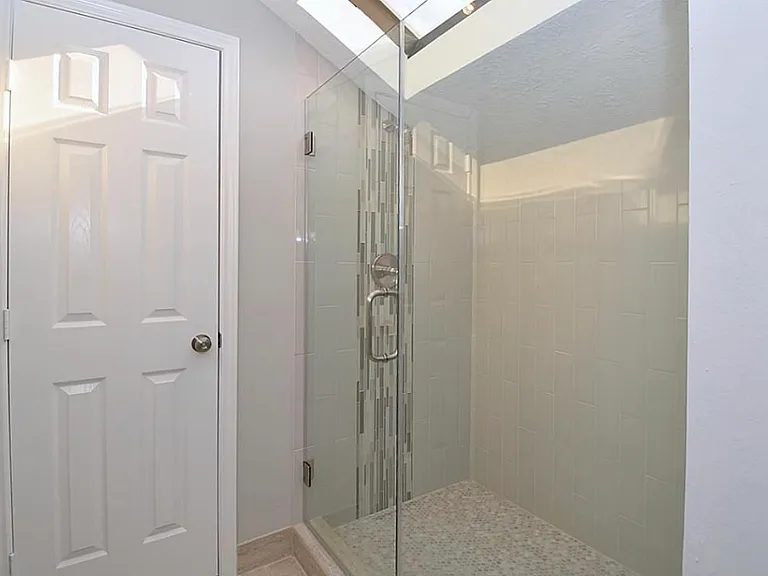 Briar Forest Dr — Photo 15