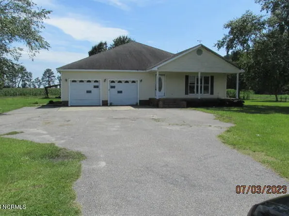 676 Smiling Road, Maxton, NC 28364