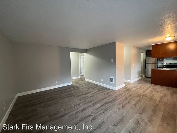 3rd image of 92 SE 148th Ave #7711267