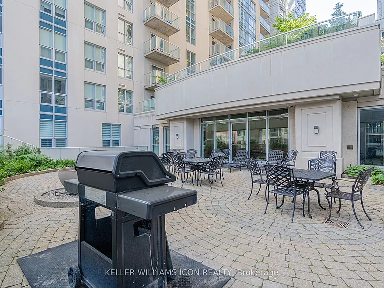 242 Rideau St #1202 — Photo 23
