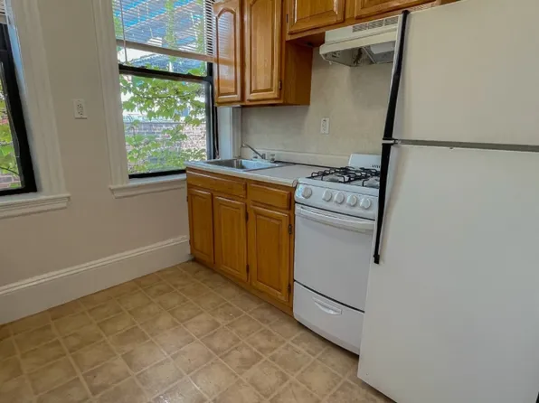7 Anderson St APT 10, Boston, MA 02114