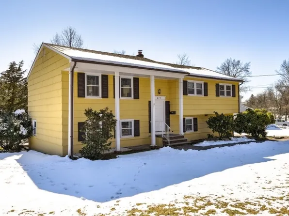 671 N Meadow Dr, Bound Brook Boro, NJ 08805