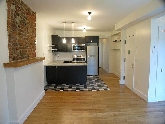5th image of 158 W 9th St #3