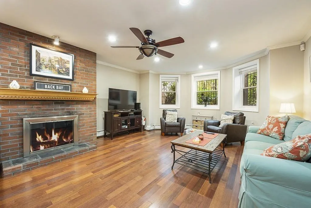 2 bed, 760 sqft, $3,500 — Photo 1