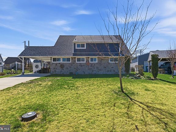 2nd image of 8 Inlet Rd