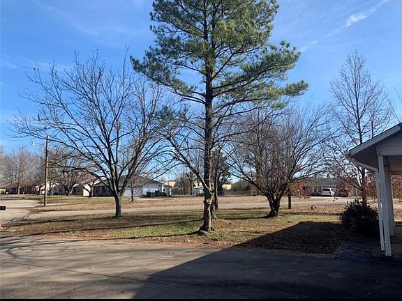 3rd image of 1156 Eastwood Dr