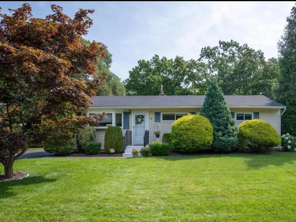 12 Blake Dr