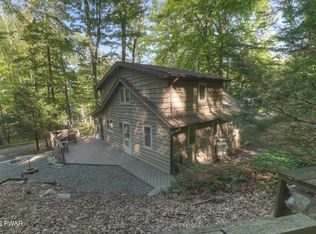 10 Overlook Dr, Lakeville, PA 18438