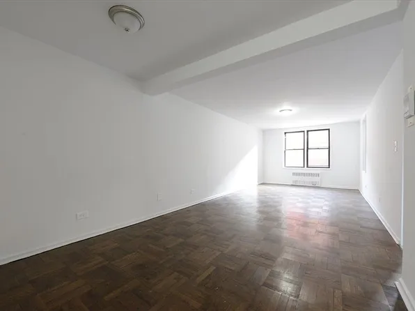 1040 Neilson St APT 1K, Far Rockaway, NY 11691