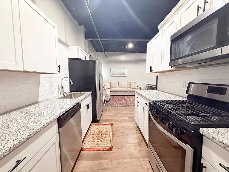 209 S Church St — Photo 10