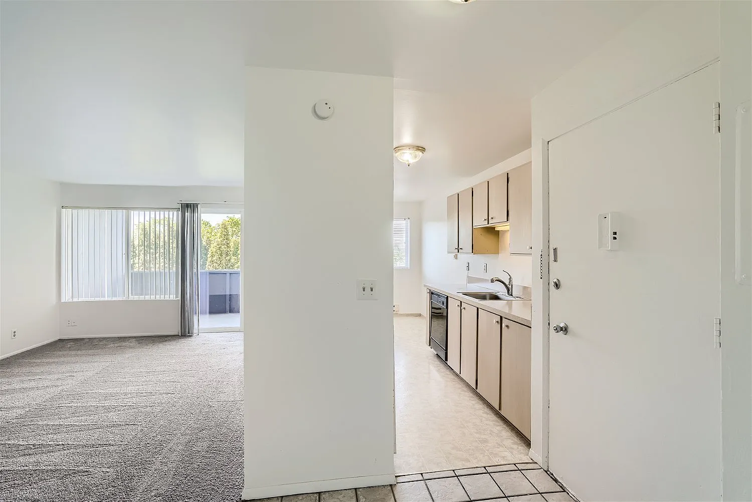 Sunset View Apartments — Photo 4