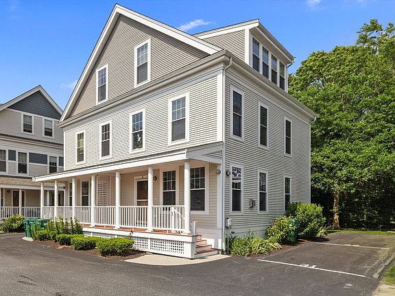 3rd image of 5 Honora Ln #5