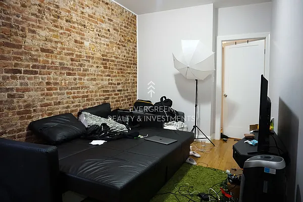 Rented by Evergreen Realty & Investments | media 1