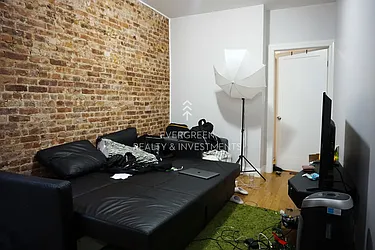 Rented by Evergreen Realty & Investments