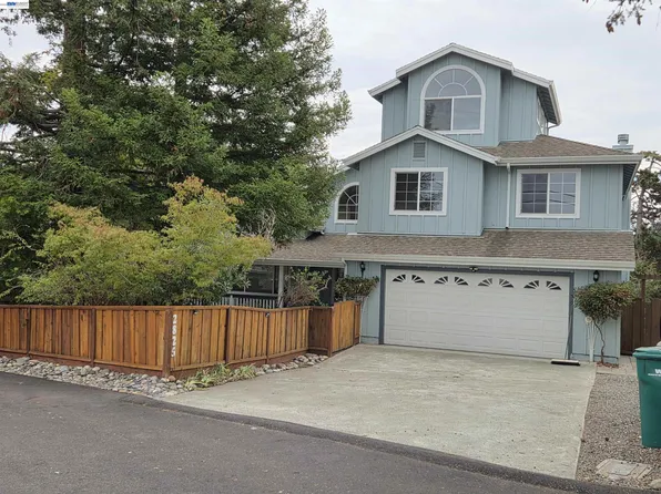 2825 Hillcrest Ave, Hayward, CA 94542