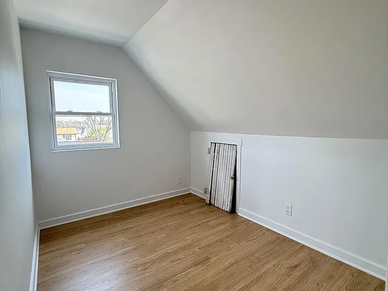 2125 1/2 Oakland Rd — Photo 15