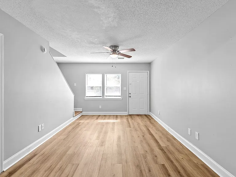 Bellview Apartments — Photo 6