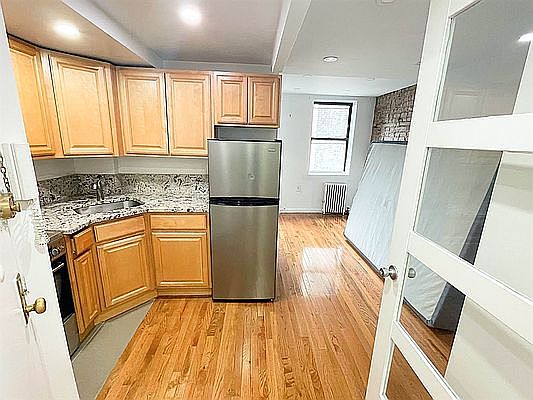 1st image of 153 A Ave #10
