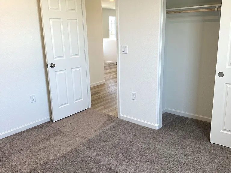 621 Cogburn Cir — Photo 20