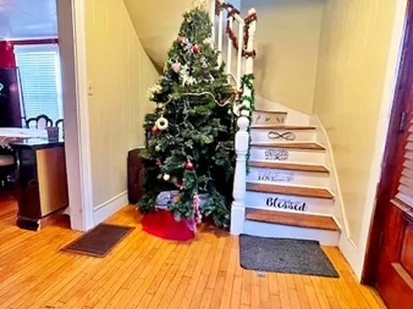 1 Rhodes St, Saugus, MA 01906