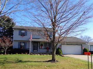 810 Touraine Ave, Bowling Green, OH 43402