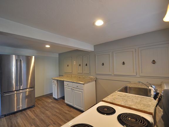 4th image of 1835 5th St