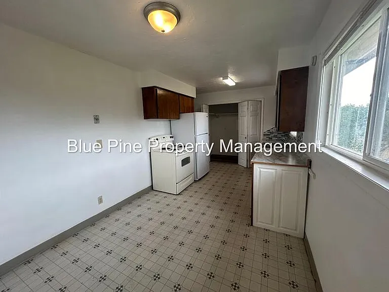 182 Adams St #2 — Photo 4
