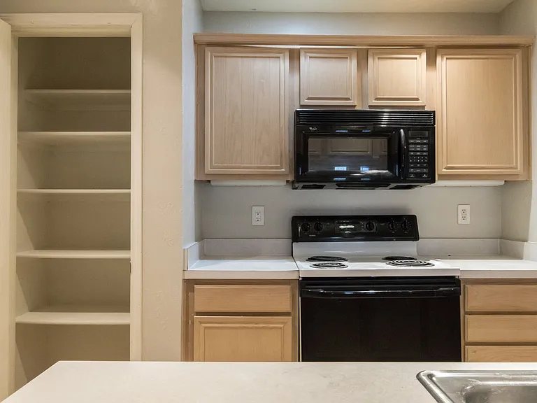 3904 Brandon Park Dr — Photo 9