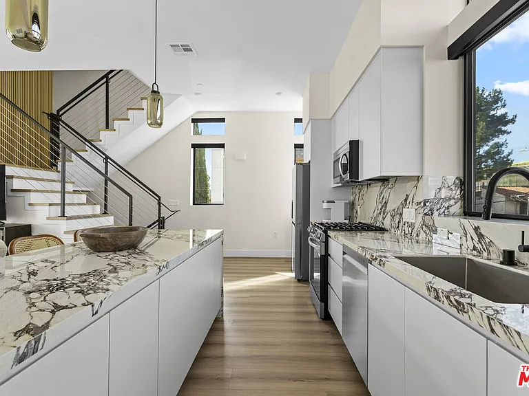 1318 N Vista St — Photo 11