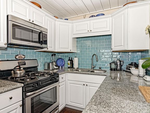 5th image of 4389-91 Mentone St