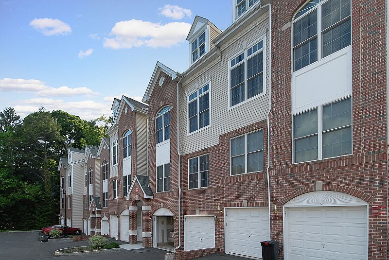 1st image of 19 Ashley Ct