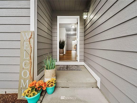 5th image of 1238 Milbanke Dr SE