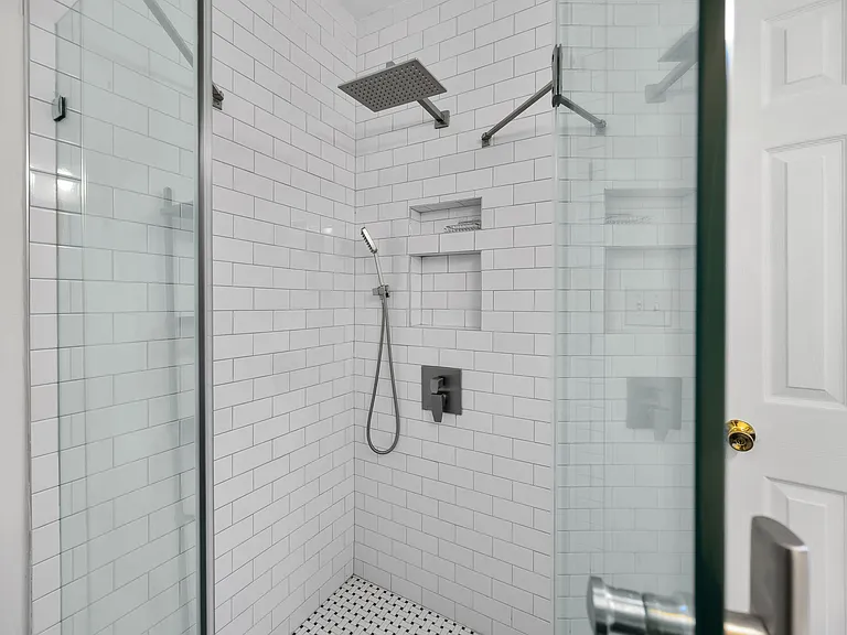 16 Saco St — Photo 11