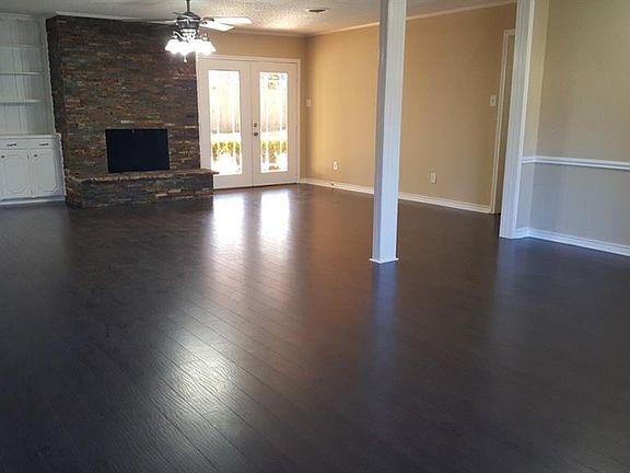 2nd image of 1807 Holm Oak St