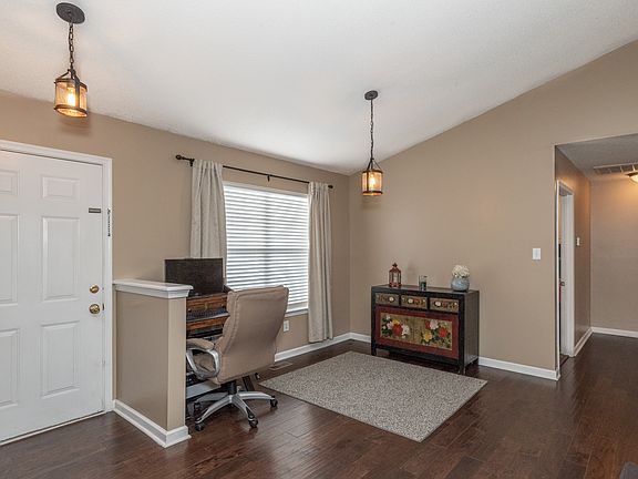 4th image of 3977 Driftwood Way