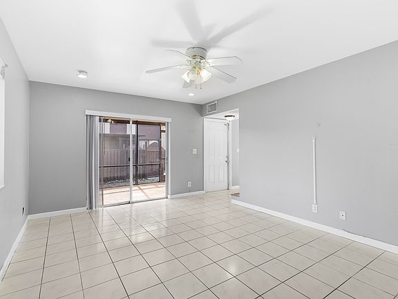 5th image of 2140 Sherwood Forest Boulevard #10