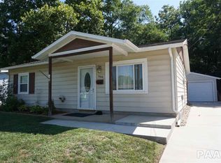 1508 Fenley St, Pekin, IL