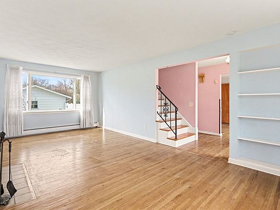 4th image of 37 Nurmi Dr