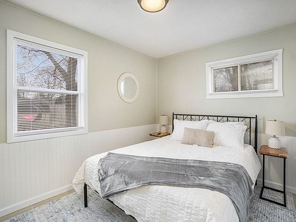 5th image of 3112 Emerald Dr