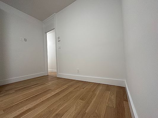 3rd image of 191 Grand St APT 6