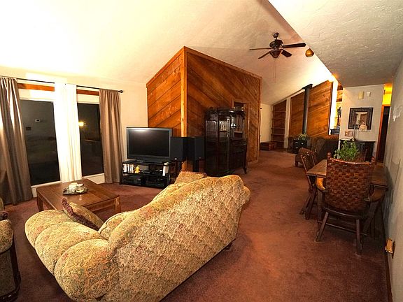 4th image of 121 Fairway Dr