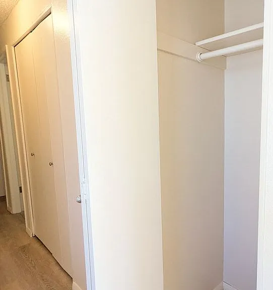 Chelsea Manor Apartments — Photo 32