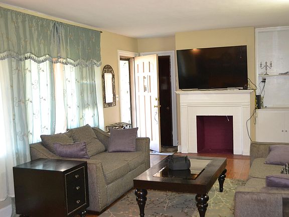5th image of 5940 Six Mile Ln